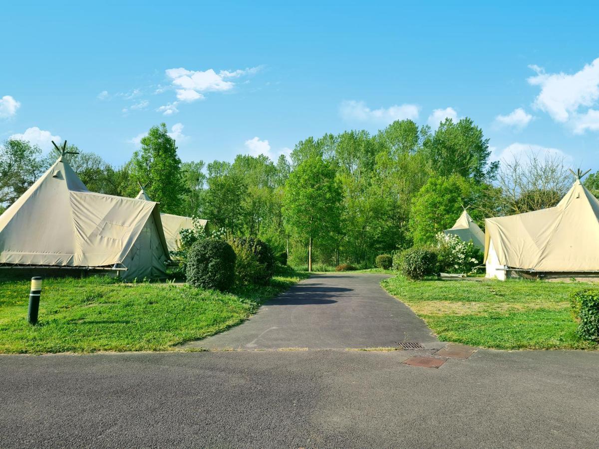 Resort & Camping - Val De Braye Bessé-sur-Braye Buitenkant foto