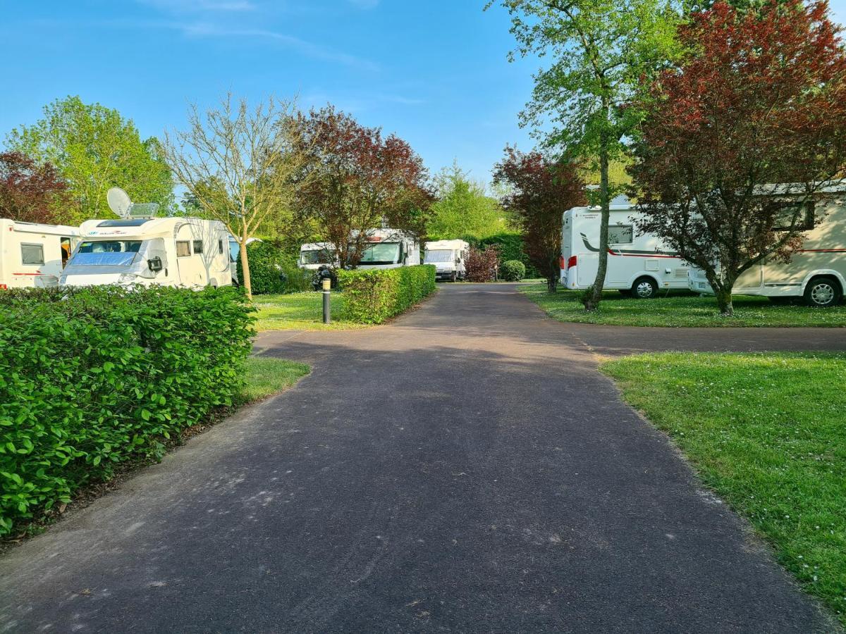 Resort & Camping - Val De Braye Bessé-sur-Braye Buitenkant foto