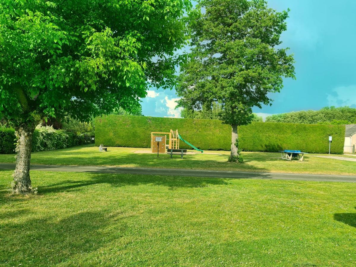 Resort & Camping - Val De Braye Bessé-sur-Braye Buitenkant foto
