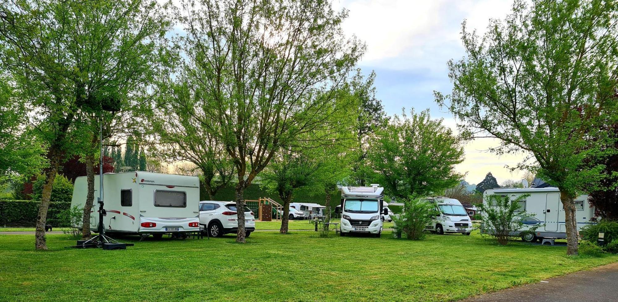 Resort & Camping - Val De Braye Bessé-sur-Braye Buitenkant foto