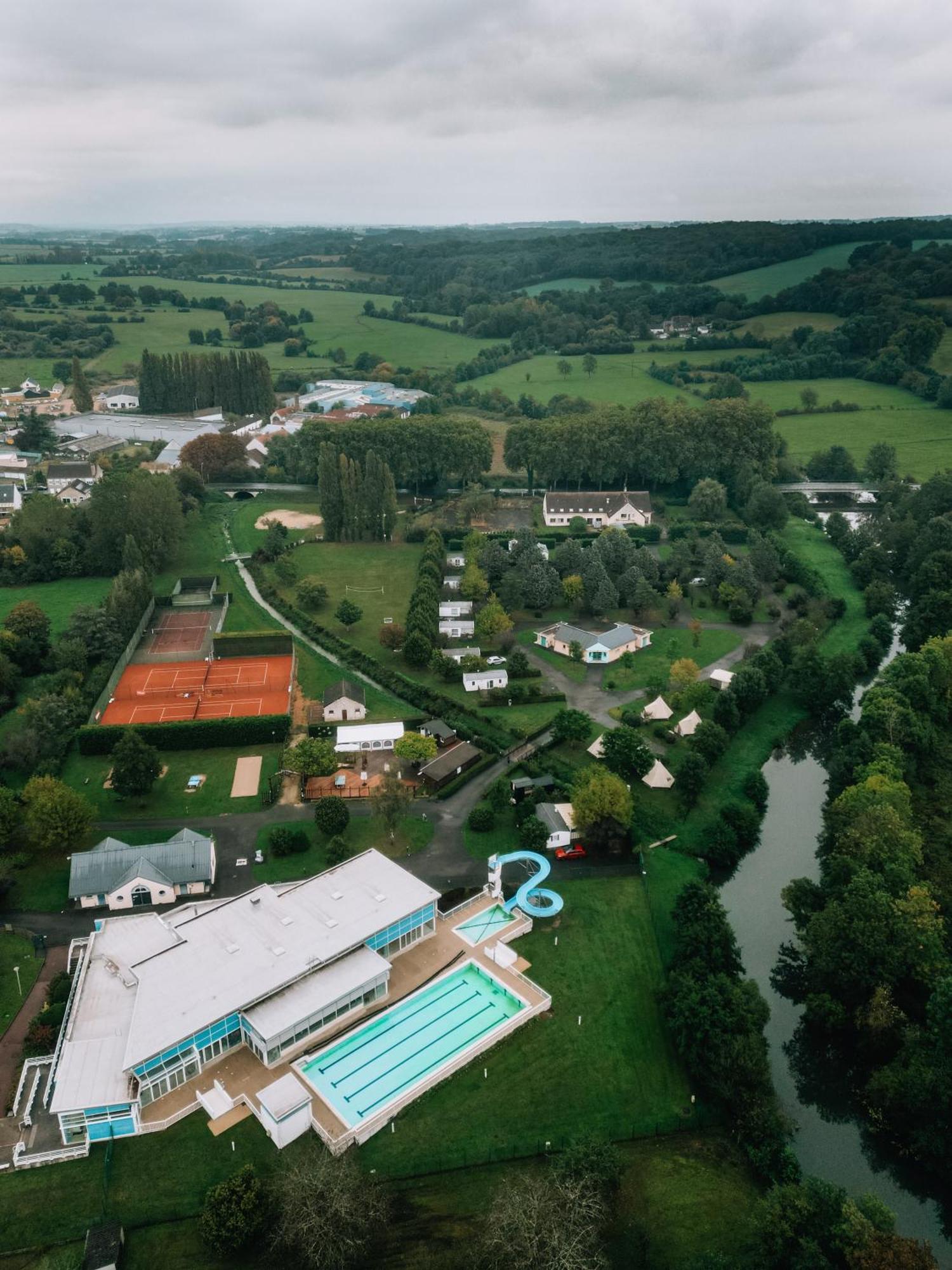 Resort & Camping - Val De Braye Bessé-sur-Braye Buitenkant foto